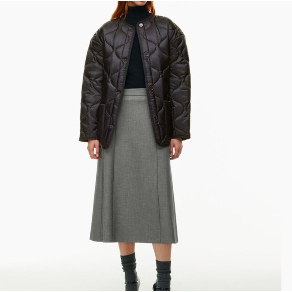 Aritzia Babaton Evergreen Quilted Jacket Jacket Black PrimaLoft XS‎ Onion Quilt